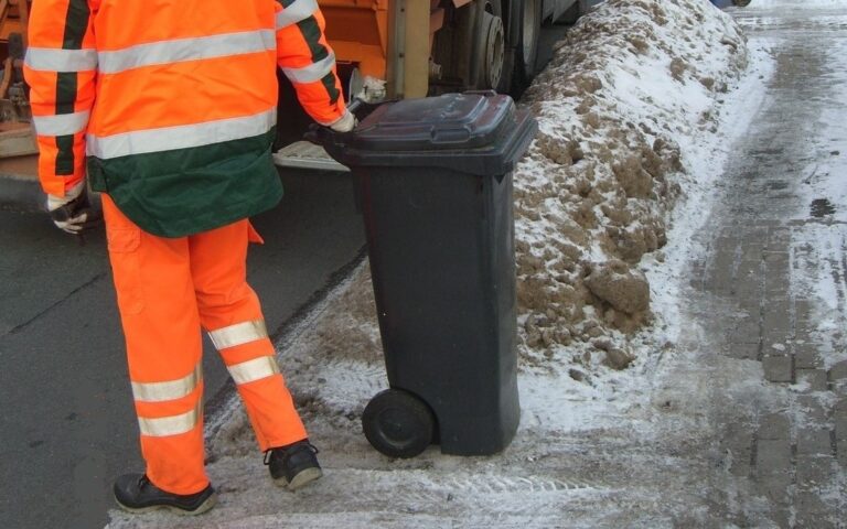 Müllabfuhr im Winter (Archivbild) / Foto: OSB