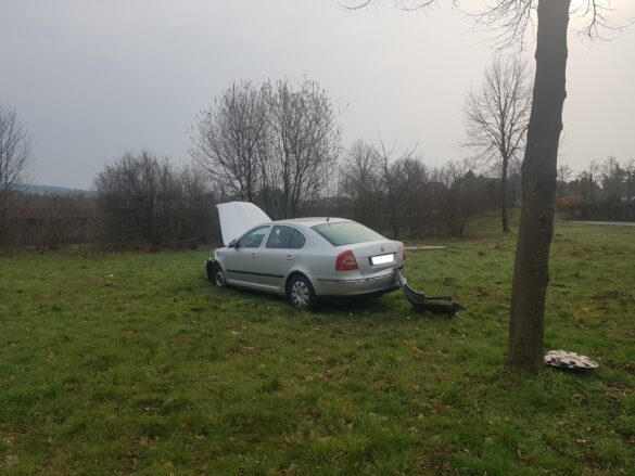 Unfall mit Kleintraktor und zwei PKW in Bad Rothenfelde, Landkreis Osnabrück