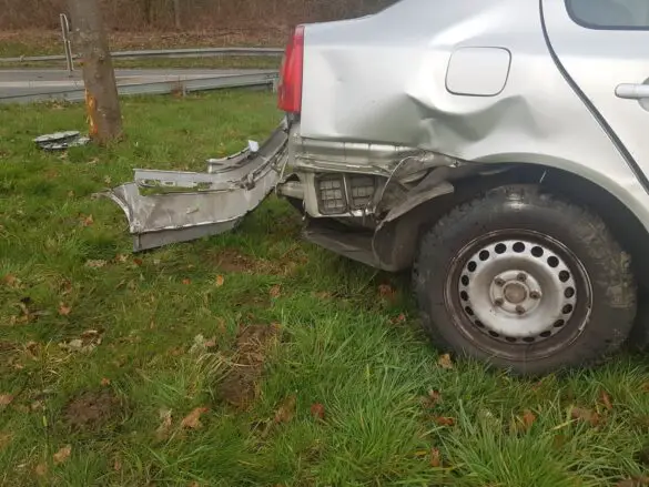 Unfall mit Kleintraktor und zwei PKW in Bad Rothenfelde, Landkreis Osnabrück