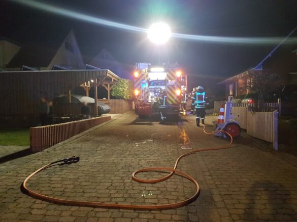 Nachbarn löschen PKW-Brand in Belm bei Osnabrück