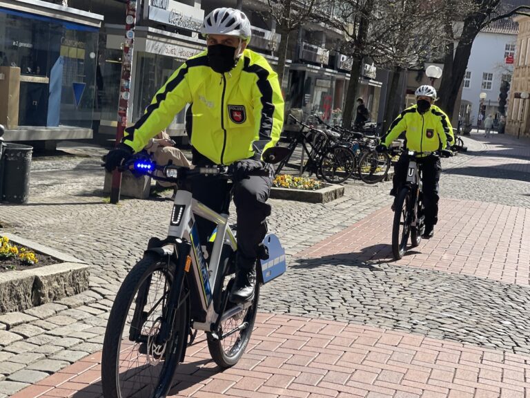Polizei-Fahrräder im Einsatz. / Foto: Pohlmann.