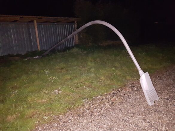 Fahrt unter Alkoholeinfluss: Betrunkener kollidiert mit Straßenlaterne in Bad Essen [Update]