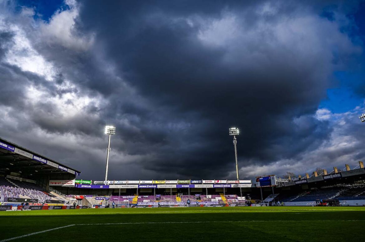 Dunkle Wolken über der Bremer Brücke, Foto: Marc Niemeyer, Revierfoto