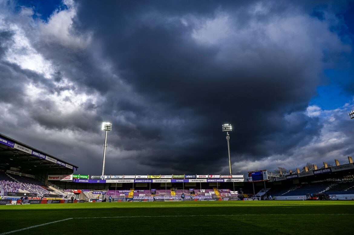 Dunkle Wolken über der Bremer Brücke, Foto: Marc Niemeyer, Revierfoto