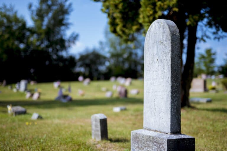 Friedhof, Grabstein (Symbolbild)