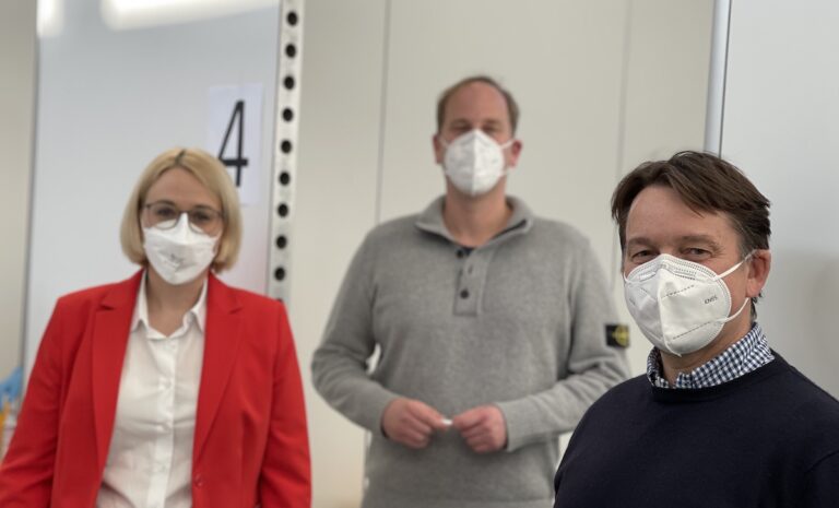 von links: Katharina Pötter, Dr. Carsten Brau und Dr. Kai Michel