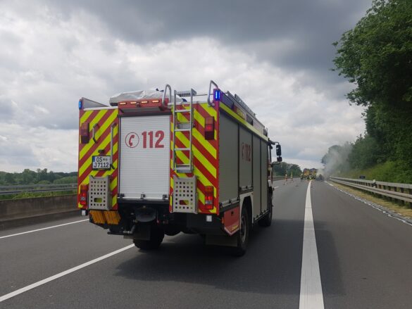PKW brennt auf Autobahn A30 bei Osnabrück aus