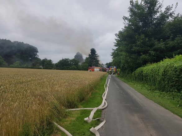 2021-07-16_Feuer-Dachstuhl-Wohnhausbrand-Hagen-LK-Osnabrueck-001 Großes Wohnhaus brennt in Hagen a.T.W. im Landkeis Osnabrück