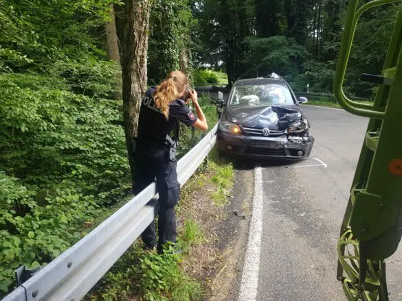 Zusammenstoß zwischen Auto und Mähdrescher in Bad Essen