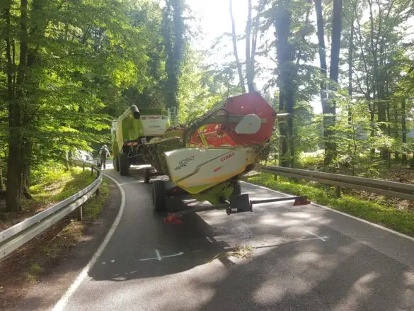 Zusammenstoß zwischen Auto und Mähdrescher in Bad Essen