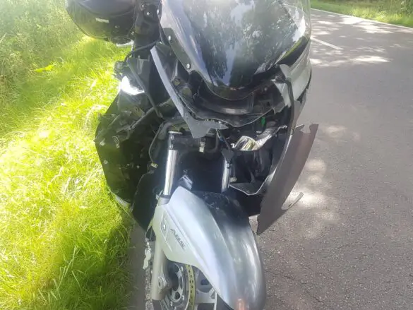 Reh und Motorroller kollidieren frontal in Melle