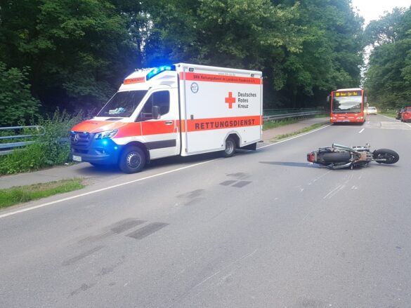 Motorradfahrer stürzt bei Unfall mit PKW in Bissendorf
