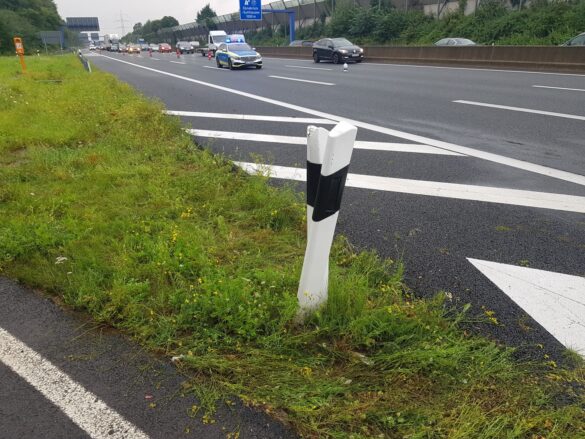 Auto fährt gegen LKW, zwei Verletzte auf der Autobahn A30 bei Osnabrück