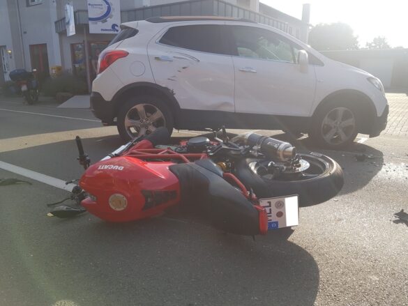 Motorradfahrer bei Zusammenstoß mit Auto in Melle schwer verletzt