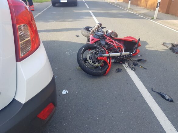 Motorradfahrer bei Zusammenstoß mit Auto in Melle schwer verletzt