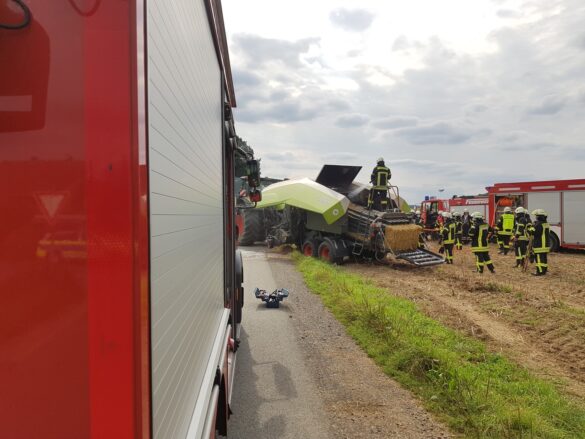 Brand einer Strohballenpresse in Melle bei Osnabrück