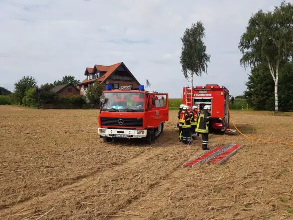 Brand einer Strohballenpresse in Melle bei Osnabrück