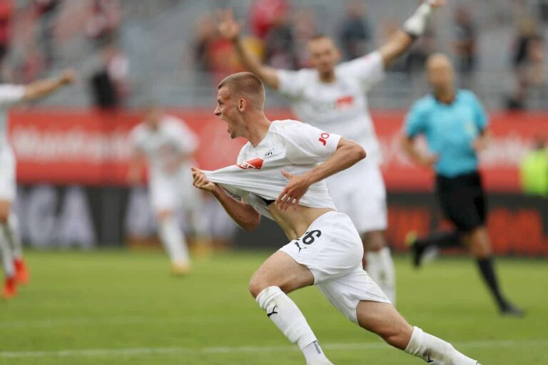 Sebastian Klaas jubelt nach dem 1:1; Foto: BEAUTIFUL SPORTS/Julien Christ; Imago