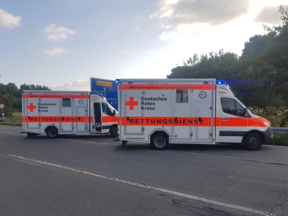 Bulli kippt bei Zusammenstoß in Melle um