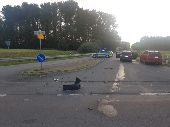 Bulli kippt bei Zusammenstoß in Melle um