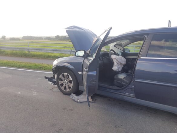 Bulli kippt bei Zusammenstoß in Melle um