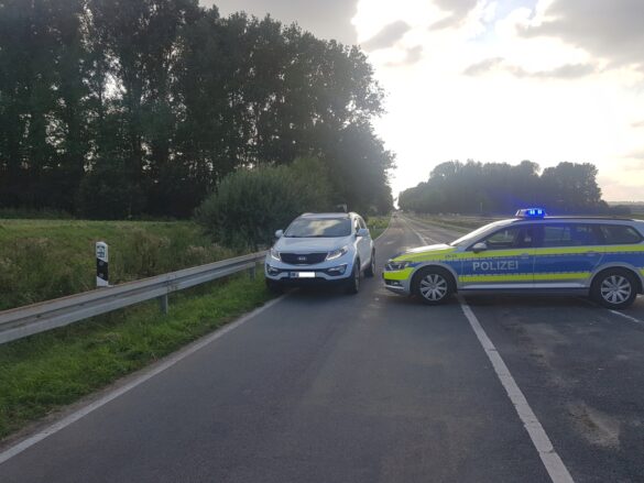 Bulli kippt bei Zusammenstoß in Melle um