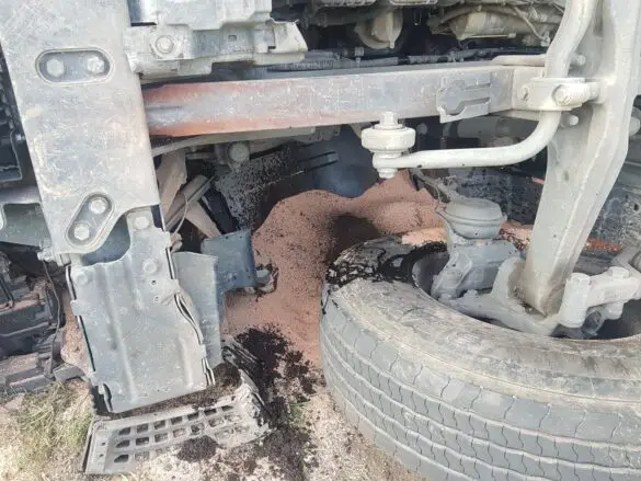 Betonmischer-LKW kippt in Melle bei Osnabrück um