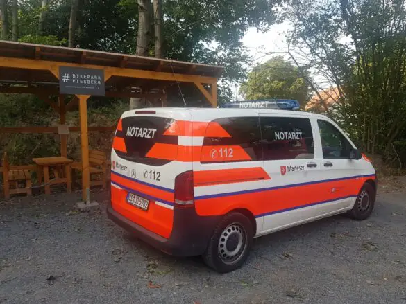 2021-09-25_Unfall-Mountainbiker_Wallenhorst-Bikepark-Piesberg-Landkreis-Osnabrueck-008 Mountainbiker am Piesberg bei Osnabrück schwer verletzt