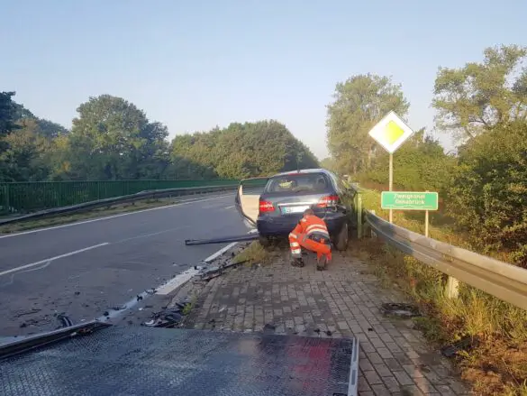 2021-09-28_Unfall-PKW-gegen-PKW_Bramsche-Landkreis-Osnabrueck-001 PKW krachen in Bramsche bei Osnabrück gegeneinander