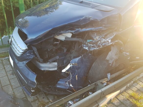 2021-09-28_Unfall-PKW-gegen-PKW_Bramsche-Landkreis-Osnabrueck-003 PKW krachen in Bramsche bei Osnabrück gegeneinander