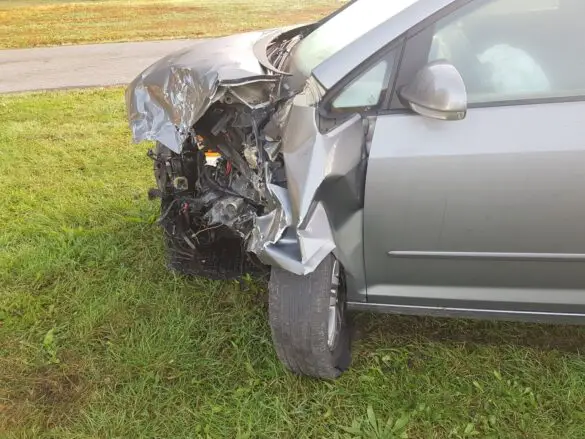 2021-09-28_Unfall-PKW-gegen-PKW_Bramsche-Landkreis-Osnabrueck-011 PKW krachen in Bramsche bei Osnabrück gegeneinander