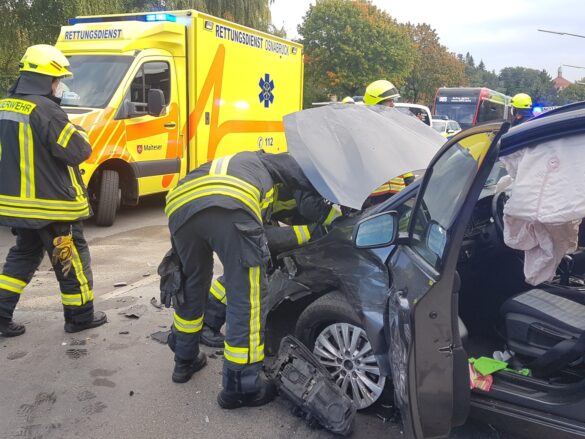 Autos stoßen in Georgsmarienhütte zusammen
