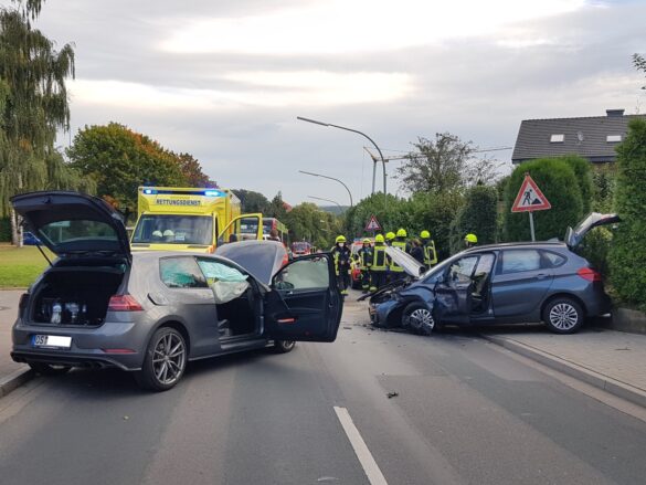 Autos stoßen in Georgsmarienhütte zusammen