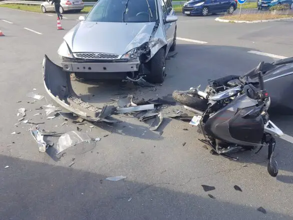 Kradfahrer bei Unfall mit PKW in Hasbergen schwer verletzt