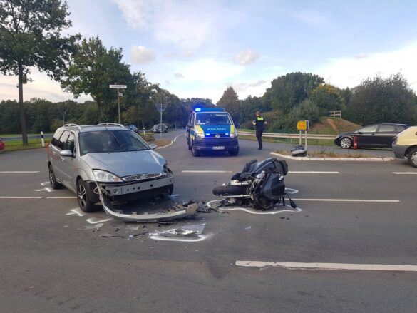 Kradfahrer bei Unfall mit PKW in Hasbergen schwer verletzt