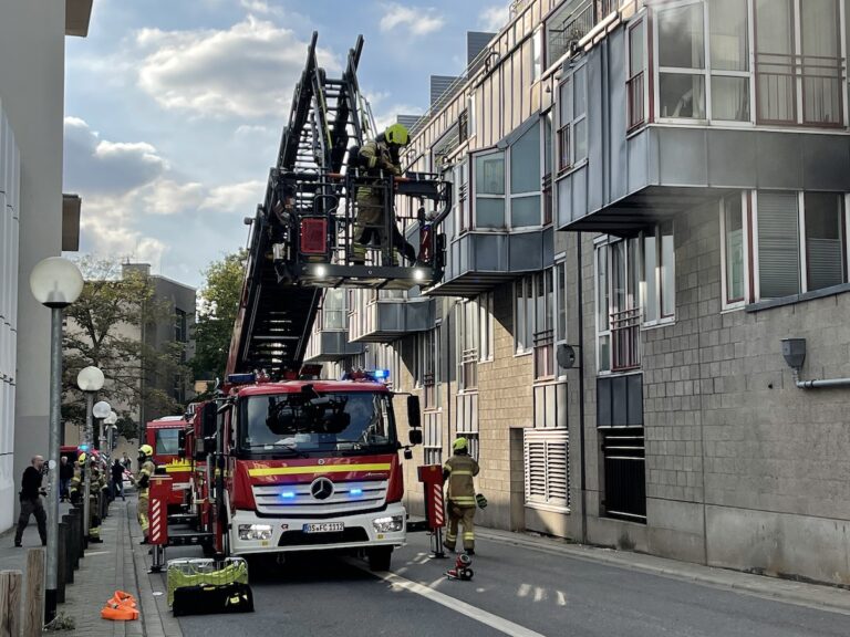 Feuerweh im Einsatz am Nikolaizentrum