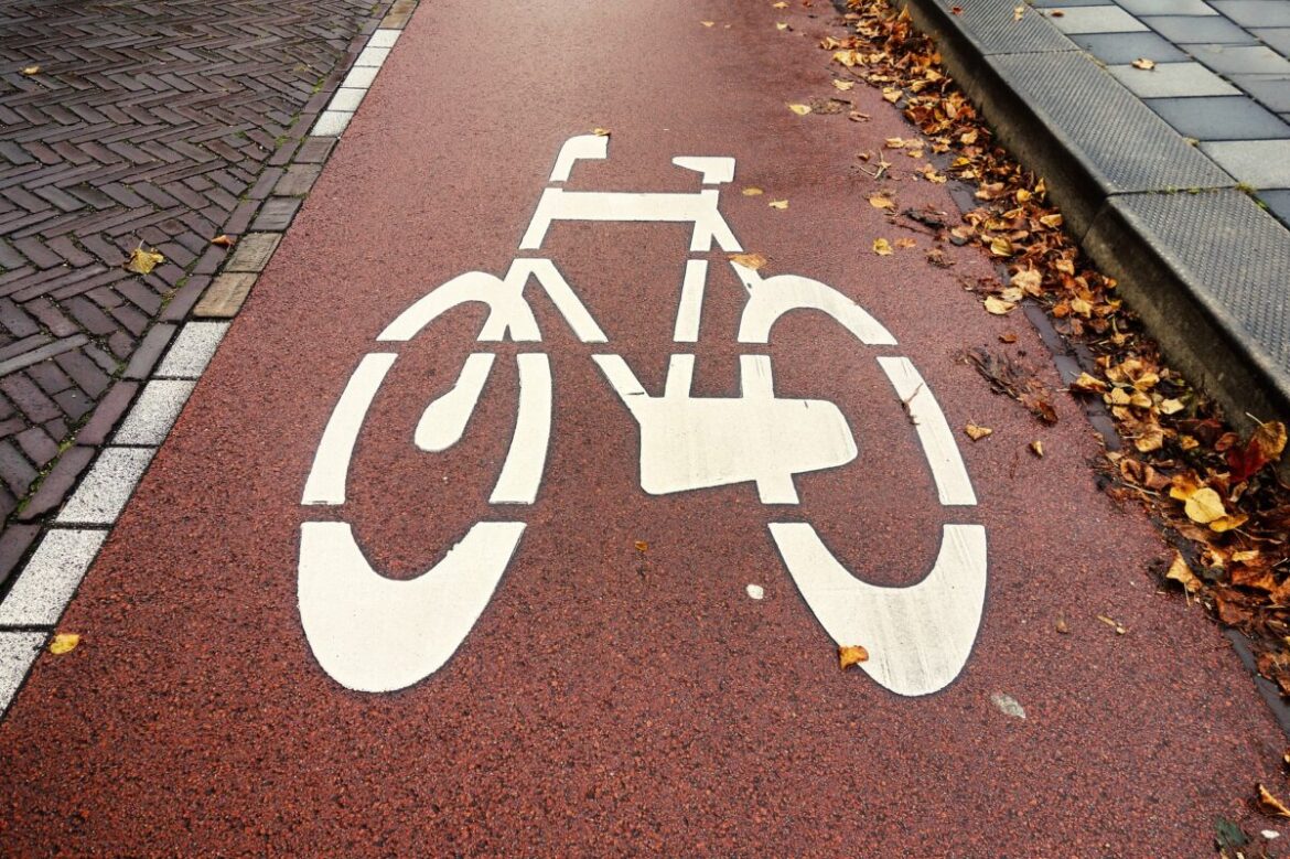 Fahrradweg (Symbolbild)