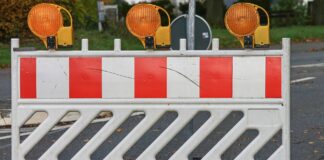 Straßensperrung Symbolbild