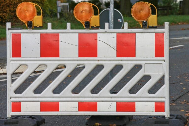 Straßensperrung Symbolbild