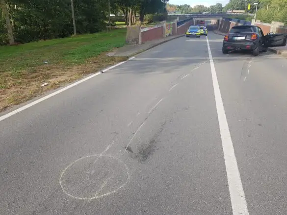 Auto prallt gegen Fahrzeuge im Gegenverkehr in Hasbergen