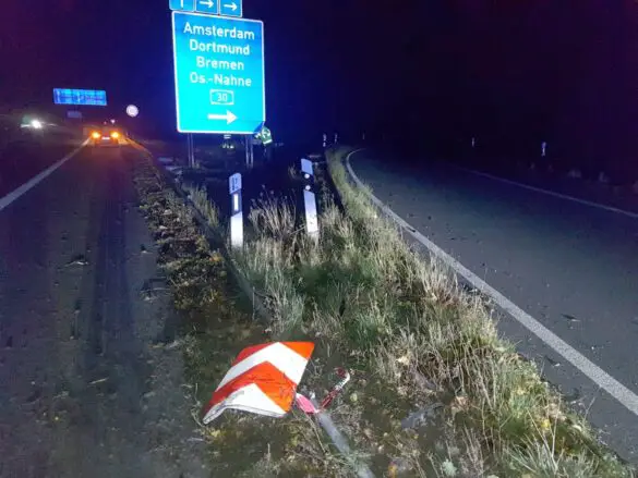 2021-10-23_Unfall-PKW-ueberschlagen_A33-Autobahnkreuz-Osnabrueck-Sued-001 PKW überschlägt sich im Autobahnkreuz bei Osnabrück