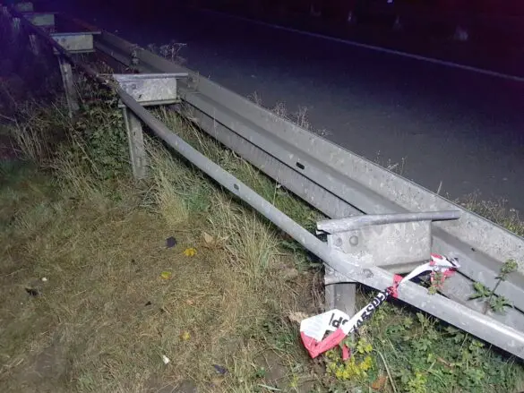 2021-10-23_Unfall-PKW-ueberschlagen_A33-Autobahnkreuz-Osnabrueck-Sued-002 PKW überschlägt sich im Autobahnkreuz bei Osnabrück