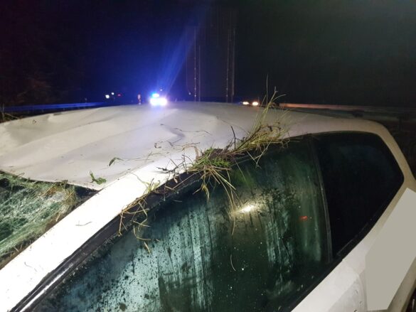 2021-10-23_Unfall-PKW-ueberschlagen_A33-Autobahnkreuz-Osnabrueck-Sued-008 PKW überschlägt sich im Autobahnkreuz bei Osnabrück