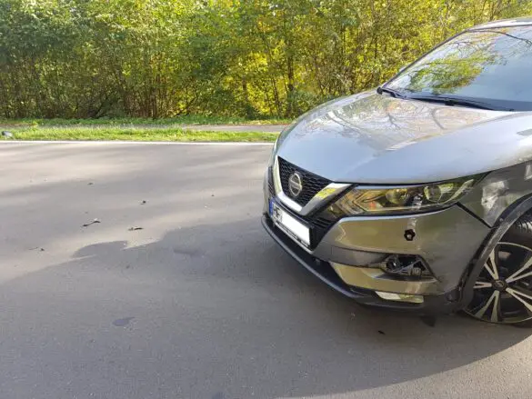 2021-10-23_Unfall-Zusammenstoss-PKW-in-Graben_Melle-LK-Osnabrueck-004 PKW landet nach Zusammenstoß in Buschwerk in Melle