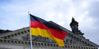 Flagge vor Reichstag