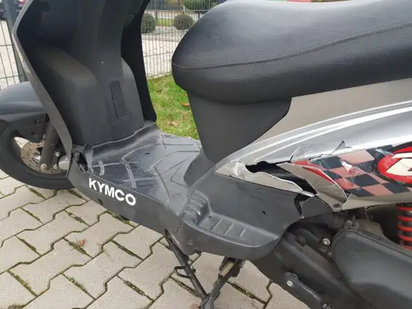 Rollerfahrerin bei Zusammenstoß mit PKW am Harderberg verletzt Rollerfahrerin bei Zusammenstoß mit PKW am Harderberg verletzt