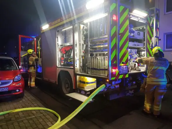 PKW-Brand greift auf Gebäude in Osnabrück über