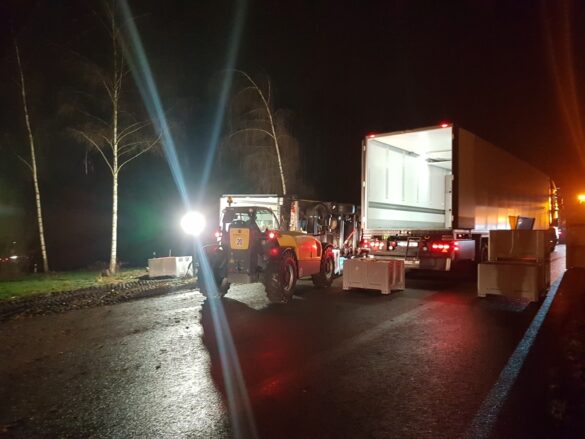 LKW-Bergung auf Autobahn A30 bis in die Abendstunden LKW-Bergung auf Autobahn A30 bis in die Abendstunden