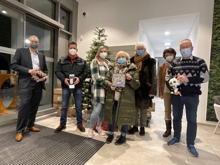 Gute Nachricht des Tages: Spendenübergabe bei der Volksbank