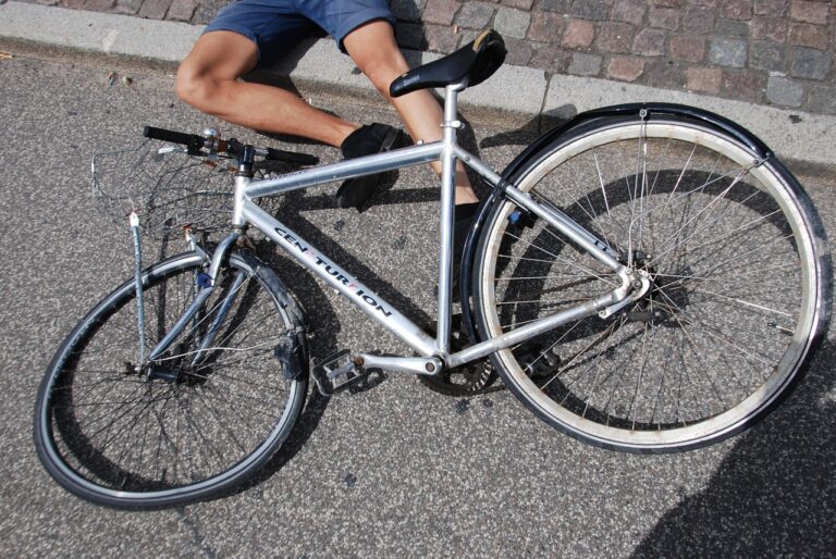 Gestürzter Radfahrer (Symbolbild)